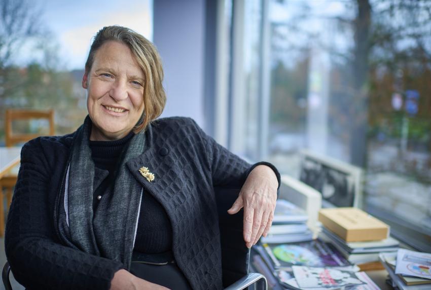 Wethouder Mary-Ann Schreurs in haar werkkamer