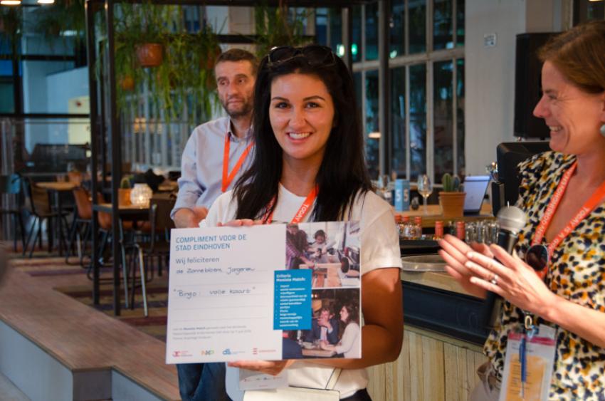 Foto van Vicky Teunissen tijdens het Maatschappelijk Ondernemen diner