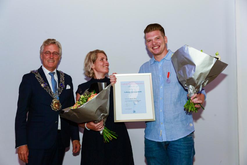 vlnr: burgemeester Jorritsma, Steffie en held Daan