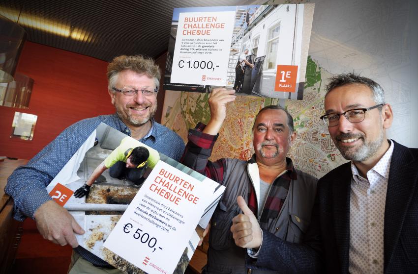 De winnaars van de buurtenchallenge en wethouder van der Meer