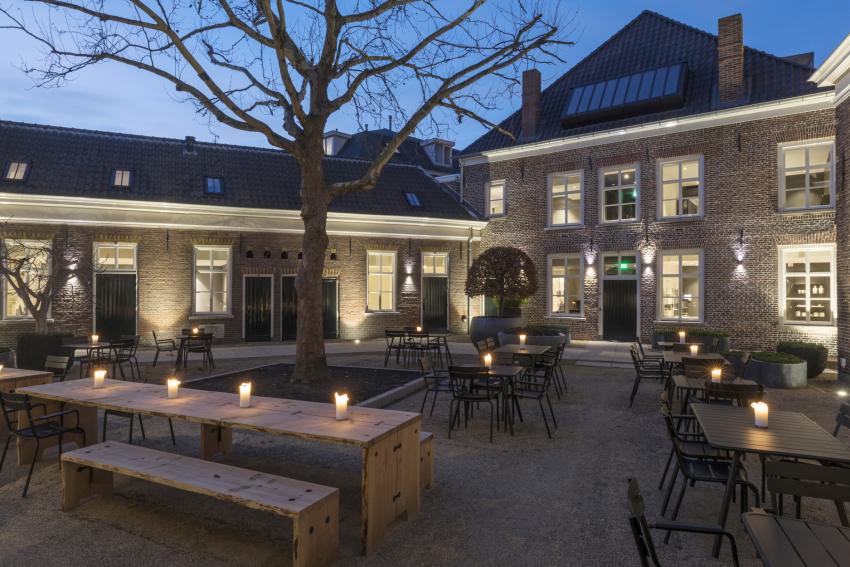 binnenplein van Kazerne aan de Paradijslaan