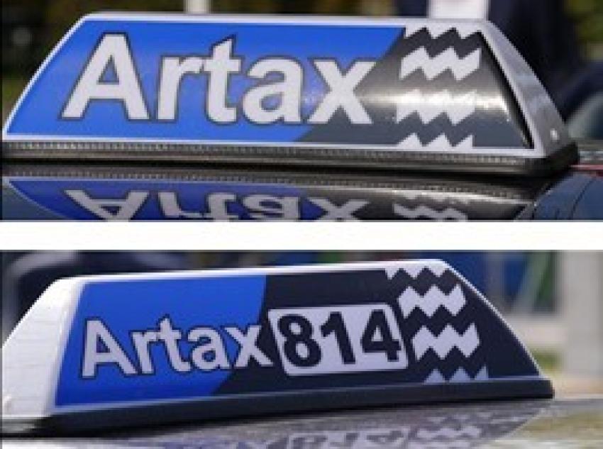 Op deze afbeelding staan de taxibordjes van Artax weergegeven, klik voor een vergroting