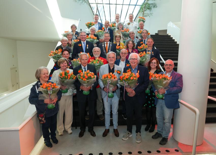 26 Eindhovenaren die een koninklijke onderscheiding hebben ontvangen tijdens de lintjesregen van 2026