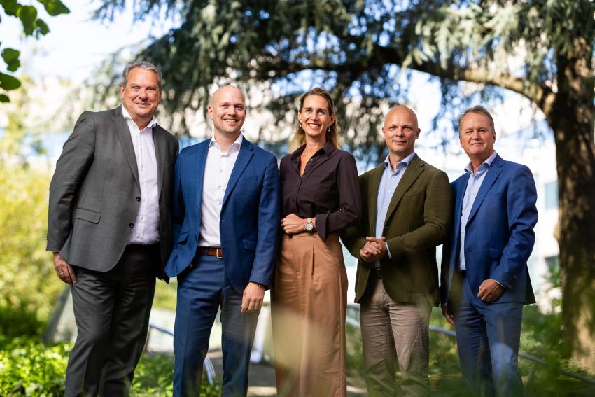 De directieraad van Gemeente Eindhoven: Pim van Vliet, Ad Verbakel, Paul van Hooff, Carlo Schreuder en Mark Crooijmans, klik voor een vergroting