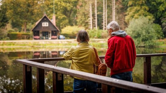 Genieten van het uitzicht van het natuurschoon, klik voor een vergroting