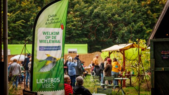 Een banner van Natuurmonumenten, klik voor een vergroting