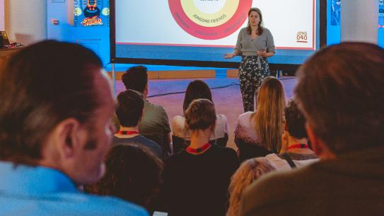 Een presentatie van jongerenambassadeurs Jong040, klik voor een vergroting