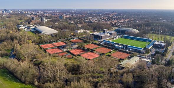 Luchtfoto van het sportpark in de Genneper Parken