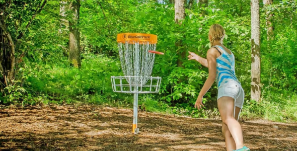 Deze afbeelding geeft een impressie van discgolf