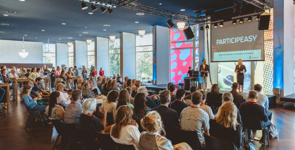 Publiek wordt welkom geheten bij ParticipEASY 2024.
