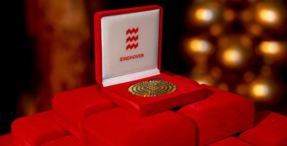 Op deze afbeelding staat de award weergegeven