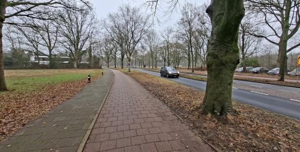 fietspad langs Oldenbarneveltlaan
