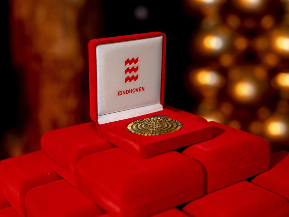 Op deze afbeelding staat de award weergegeven